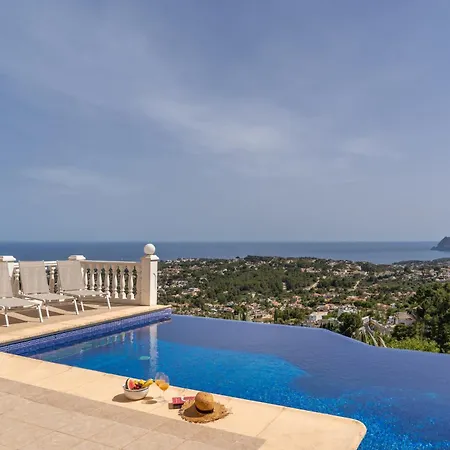 Villa Treveris By Abahana